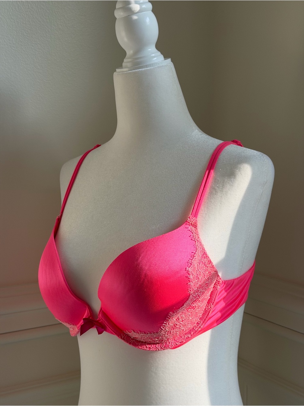 Victoria Secret Very Sexy Hot Pink Lace Trim Push-Up Bra